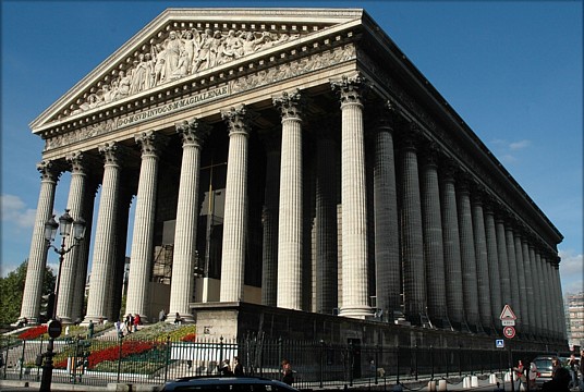 Cimientos del edificio templo sin